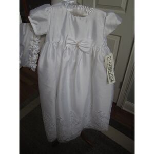 NWT GORGEOUS  LONG EMBROIDERED CHRISTENING / BAPTISM GOWN WITH HAT 6MO